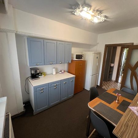 Downtown Apartment Крайова Екстериор снимка
