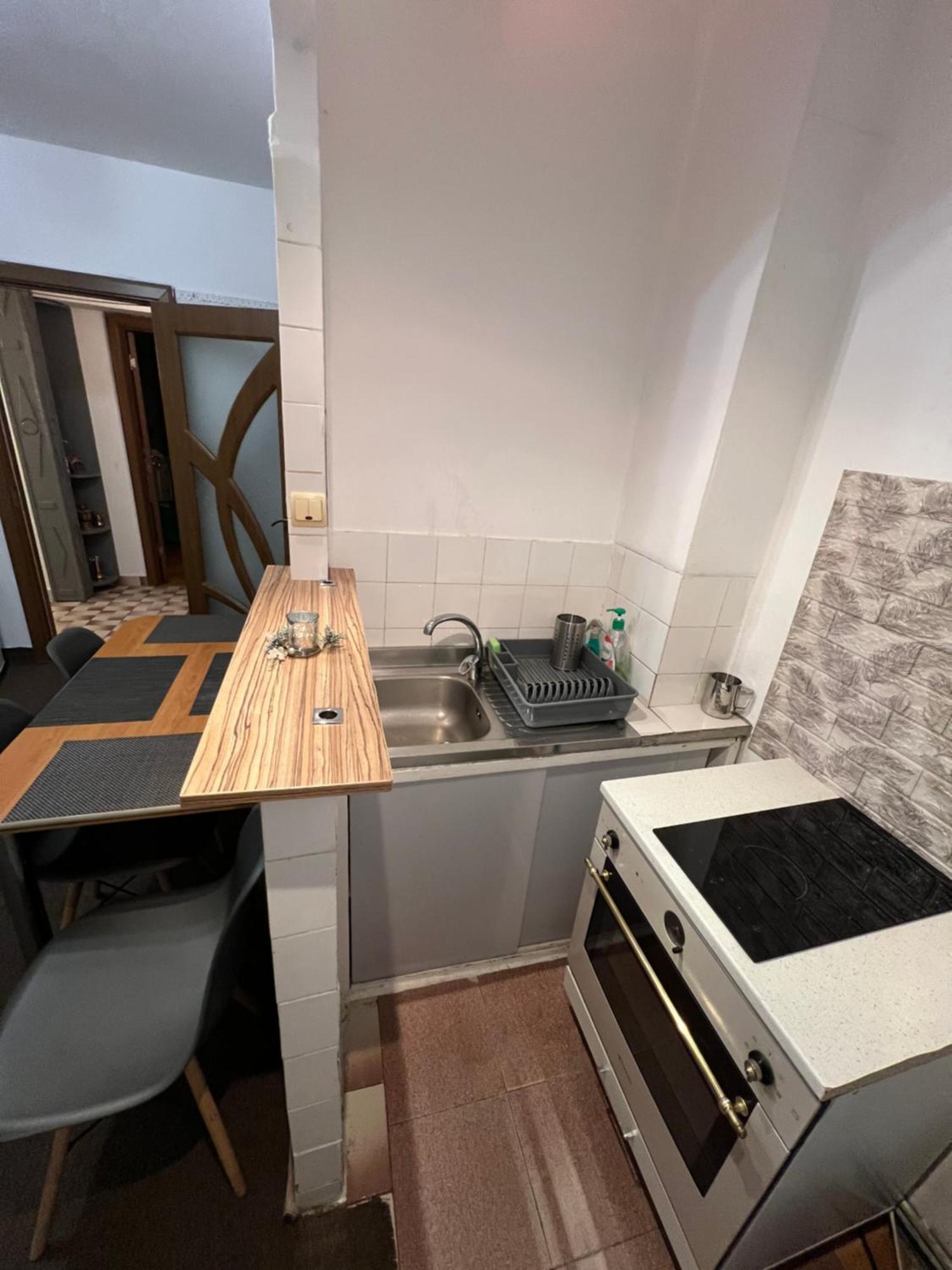 Downtown Apartment Крайова Екстериор снимка